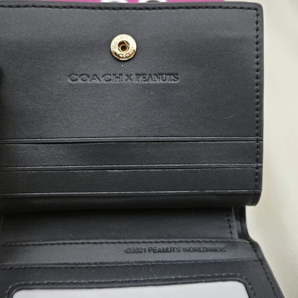 Women's Coach wallet - Picture 6 of 8